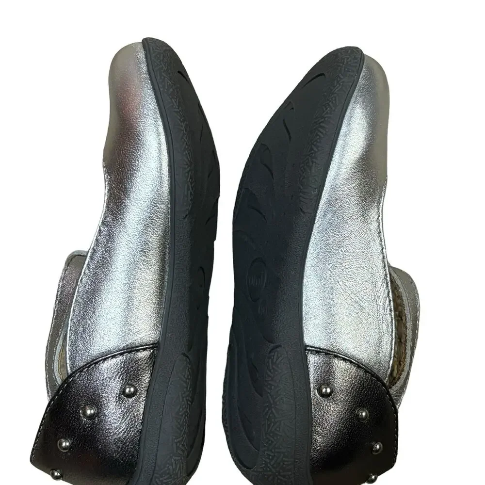 Umi Little Girl Silver Patent Leather Studded Heel Mary Jane Eleni US 8M/24